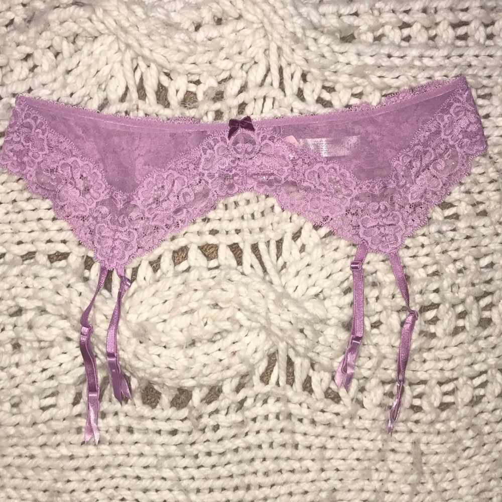 Victoria’s Secret Lace Garter Belt
